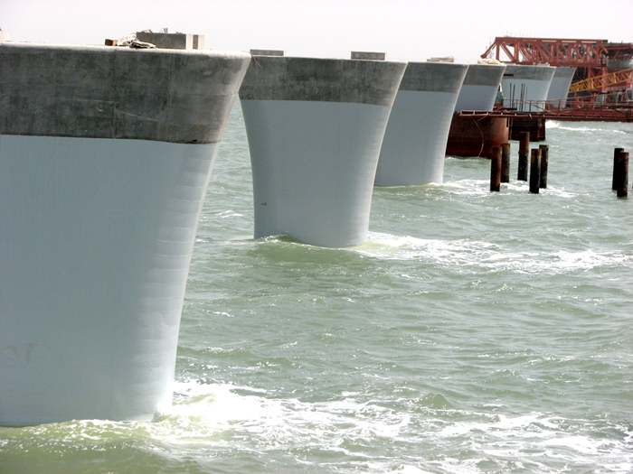 青岛海湾大桥桥墩防腐蚀工程被评为优质工程